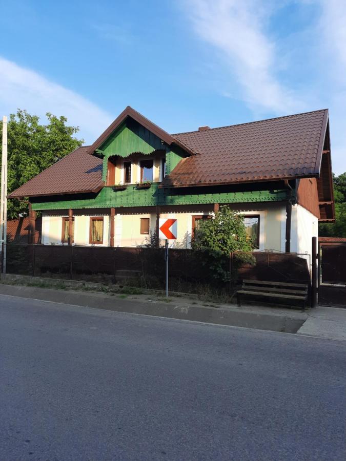 Casa Bunicilor Villa Ciprian Porumbescu Екстериор снимка